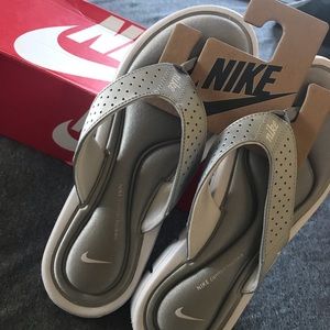 NIKE MEMORY FOAM FLIP FLOPS